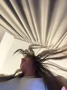 deliaroyal online show from November 6, 2025, 3:16 pm