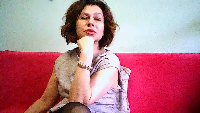 Snapshot of Mat_Elenore chatting on February 18, 2026, 7:17 am Mat Elenore online show from February 18, 2026, 7:17 am