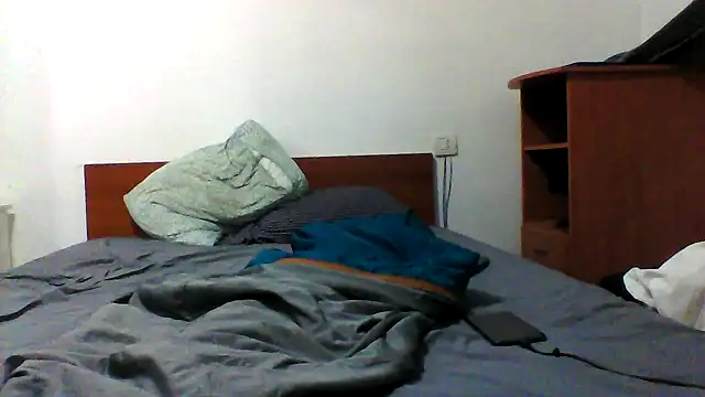 crissbadboy online show from October 13, 2025, 2:13 am