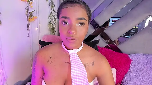 Snapshot of Iris_hott1 chatting on March 19, 2025, 8:32 pm Iris hott1 online show from March 19, 2025, 8:32 pm