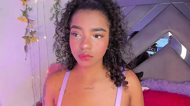 Snapshot of Iris_hott1 chatting on March 20, 2025, 11:45 pm Iris hott1 online show from March 20, 2025, 11:45 pm