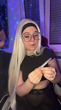 Snapshot of kinkygirl420x chatting on December 2, 2025, 9:05 pm kinkygirl420x online show from December 2, 2025, 9:05 pm