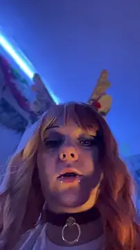 Snapshot of kinkygirl420x chatting on December 21, 2025, 8:31 pm kinkygirl420x online show from December 21, 2025, 8:31 pm