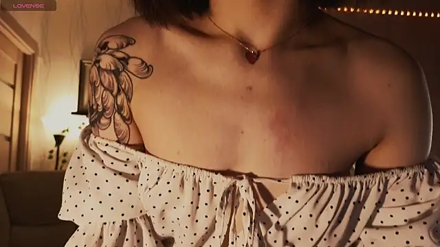 Snapshot of SandraBoyl chatting on February 5, 2026, 2:29 am SandraBoyl online show from February 5, 2026, 2:29 am