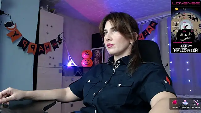 Daniela Cooperr online show from November 2, 2025, 4:45 pm