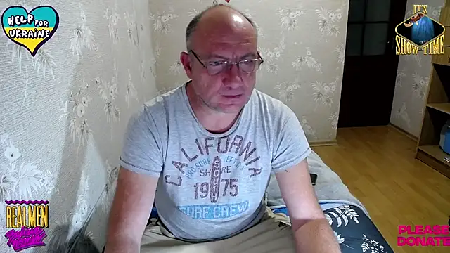 Snapshot of Bossun79 chatting on October 7, 2025, 6:53 pm Bossun79 online show from October 7, 2025, 6:53 pm