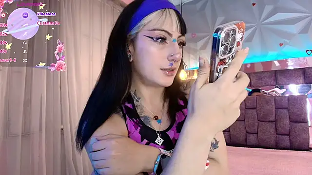 Snapshot of Candy_morgan412 chatting on February 12, 2026, 12:27 pm Candy morgan412 online show from February 12, 2026, 12:27 pm