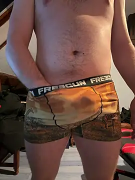 youlo71 online show from February 19, 2026, 12:29 am