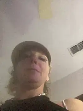 Snapshot of Everlyrose27 chatting on December 21, 2024, 12:49 pm Everlyrose27 online show from December 21, 2024, 12:49 pm