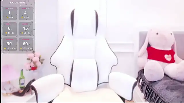 Snapshot of PimChanOK chatting on October 1, 2025, 1:37 pm PimChanOK online show from October 1, 2025, 1:37 pm