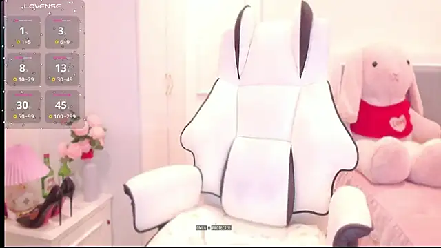 Snapshot of PimChanOK chatting on October 28, 2025, 1:21 pm PimChanOK online show from October 28, 2025, 1:21 pm