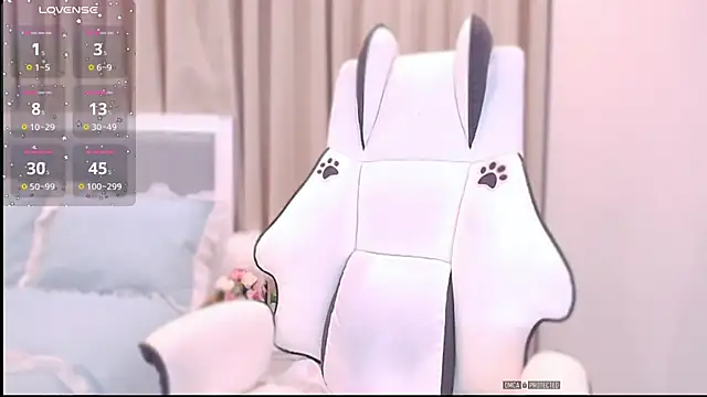 Snapshot of PimChanOK chatting on January 13, 2026, 2:32 pm PimChanOK online show from January 13, 2026, 2:32 pm