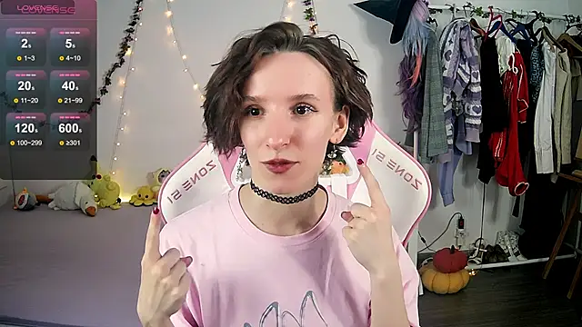 Violet Veliya online show from October 5, 2025, 2:19 pm