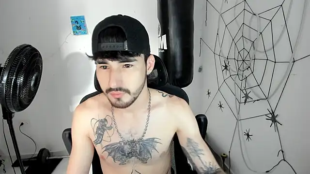 Snapshot of DmitriSanders chatting on February 22, 2026, 10:00 pm DmitriSanders online show from February 22, 2026, 10:00 pm