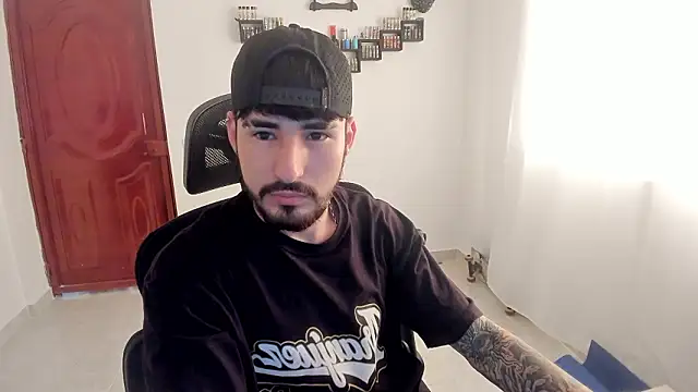 Snapshot of DmitriSanders chatting on March 16, 2026, 10:34 pm DmitriSanders online show from March 16, 2026, 10:34 pm