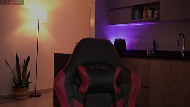 MarkHazze online show from February 4, 2026, 11:44 pm