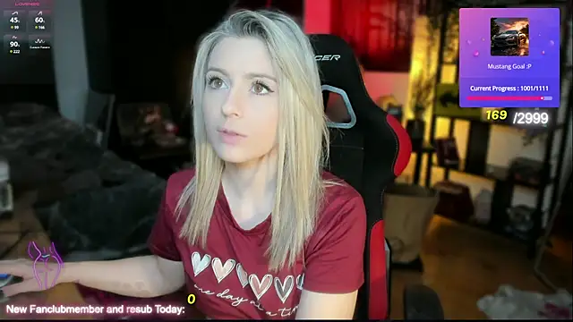 Snapshot of Lisaonthemoon chatting on February 3, 2025, 5:56 pm Lisaonthemoon online show from February 3, 2025, 5:56 pm