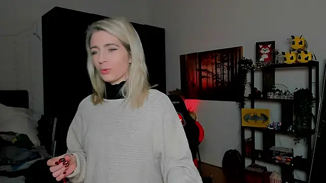 Snapshot of Lisaonthemoon chatting on February 10, 2026, 6:18 pm Lisaonthemoon online show from February 10, 2026, 6:18 pm