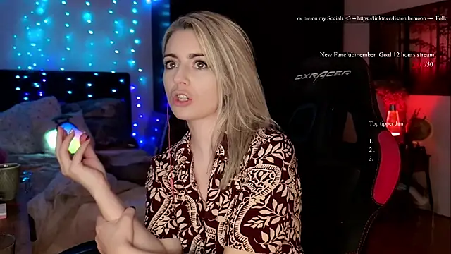 Lisaonthemoon online show from June 3, 2026, 6:01 pm