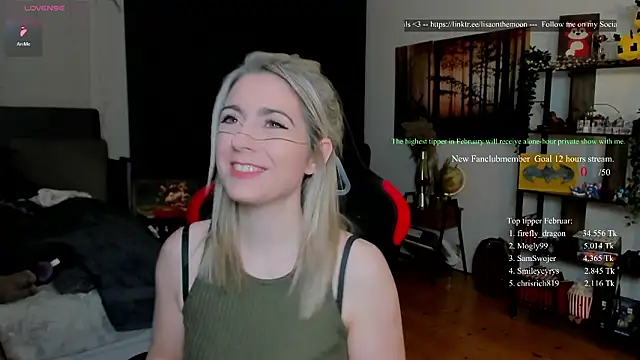 Snapshot of Lisaonthemoon chatting on February 26, 2026, 6:08 pm Lisaonthemoon online show from February 26, 2026, 6:08 pm