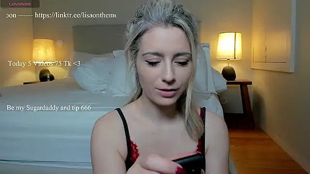 Lisaonthemoon online show from November 13, 2025, 4:00 pm