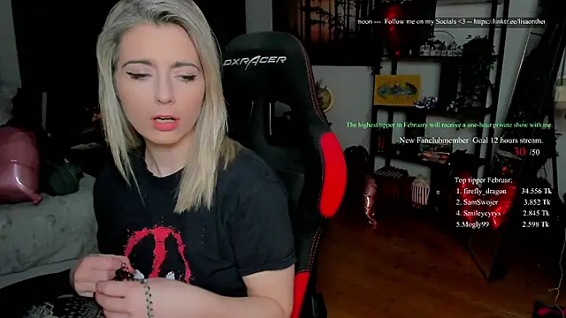 Snapshot of Lisaonthemoon chatting on February 15, 2026, 8:41 pm Lisaonthemoon online show from February 15, 2026, 8:41 pm