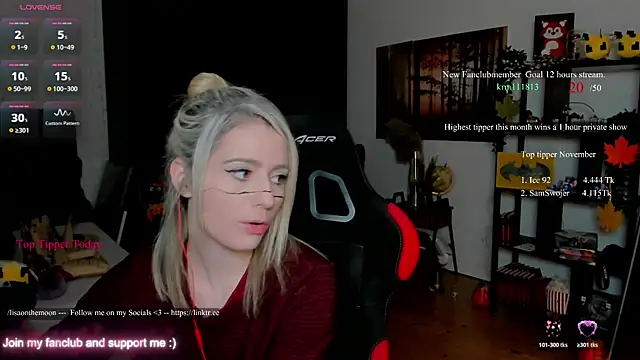 Lisaonthemoon online show from November 26, 2025, 7:03 pm