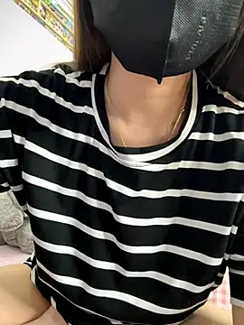 Linh diudang online show from November 14, 2025, 3:21 am