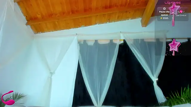 esteveen ortegas  online show from December 3, 2025, 3:44 pm