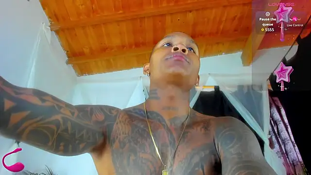 esteveen ortegas  online show from November 10, 2025, 1:38 pm