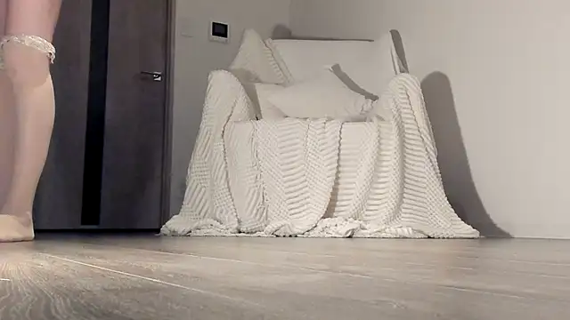 Lily 0000 online show from January 12, 2026, 2:24 pm