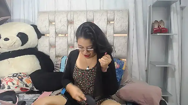 KEYRA-MILLER- online show from February 26, 2026, 2:00 am