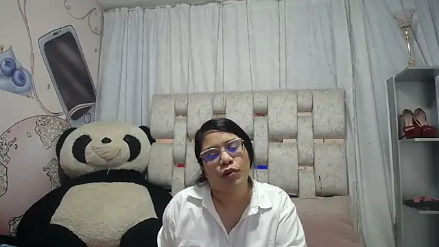 KEYRA-MILLER- online show from February 10, 2026, 2:54 am