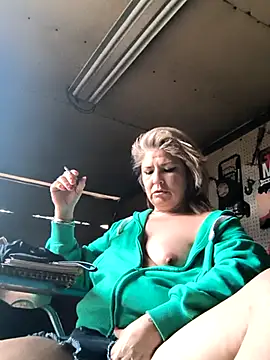 Snapshot of TexaSMESS_37 chatting on February 26, 2025, 10:58 pm TexaSMESS 37 online show from February 26, 2025, 10:58 pm