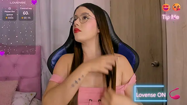 Snapshot of ParisShayk chatting on April 7, 2026, 5:59 pm ParisShayk online show from April 7, 2026, 5:59 pm