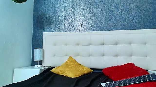 Snapshot of Cloeandtyfanny chatting on January 18, 2026, 1:09 am Cloeandtyfanny online show from January 18, 2026, 1:09 am