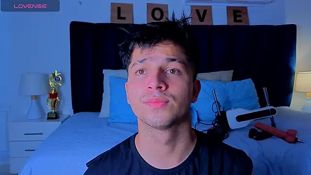 Issac james  online show from April 11, 2026, 2:52 am