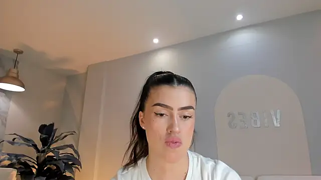 PaulinaSantos  online show from March 28, 2026, 7:37 pm