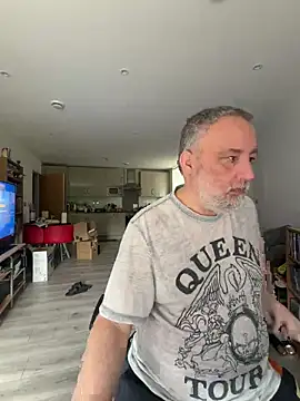 LondonTeffy online show from May 7, 2026, 11:02 am