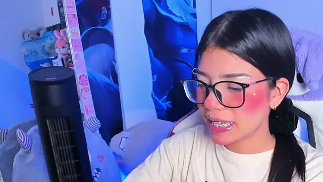 Snapshot of cutestephuwu chatting on February 10, 2025, 4:41 am cutestephuwu online show from February 10, 2025, 4:41 am