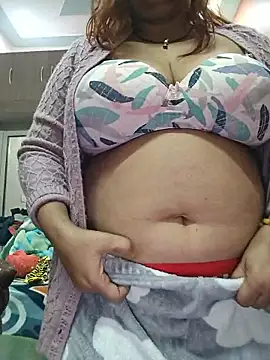 Snapshot of Dianaa9 chatting on December 16, 2025, 6:39 am Dianaa9 online show from December 16, 2025, 6:39 am