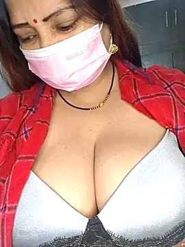 Snapshot of Dianaa9 chatting on November 13, 2025, 10:30 am Dianaa9 online show from November 13, 2025, 10:30 am