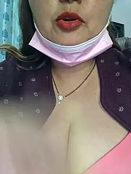 Snapshot of Dianaa9 chatting on November 24, 2025, 7:25 pm Dianaa9 online show from November 24, 2025, 7:25 pm