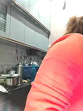 Snapshot of Dianaa9 chatting on November 30, 2025, 7:42 am Dianaa9 online show from November 30, 2025, 7:42 am