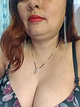 Snapshot of Dianaa9 chatting on February 25, 2026, 4:07 pm Dianaa9 online show from February 25, 2026, 4:07 pm