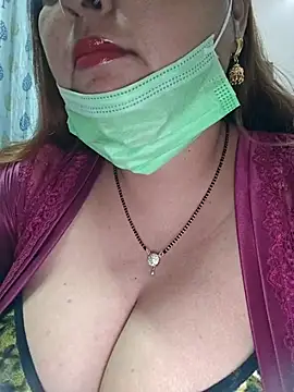 Snapshot of Dianaa9 chatting on November 22, 2025, 6:01 am Dianaa9 online show from November 22, 2025, 6:01 am