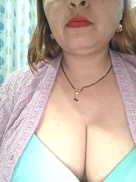 Snapshot of Dianaa9 chatting on December 2, 2025, 7:48 pm Dianaa9 online show from December 2, 2025, 7:48 pm