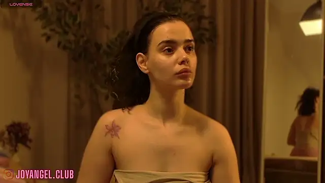 Snapshot of SophieCharm chatting on March 13, 2026, 4:28 am SophieCharm online show from March 13, 2026, 4:28 am