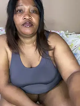 Snapshot of Amandious chatting on February 4, 2026, 4:29 am Amandious online show from February 4, 2026, 4:29 am