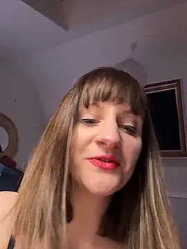 victoirenextdoor online show from December 17, 2025, 7:52 pm